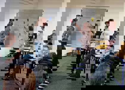 Studenti na workshopu