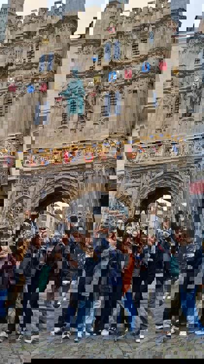 studenti v Canterbury