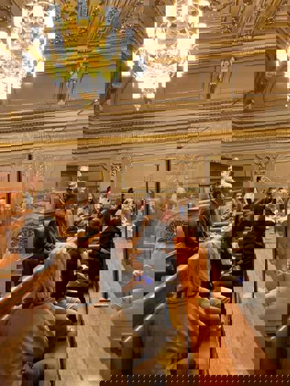 studenti v Poslanecké sněmovně