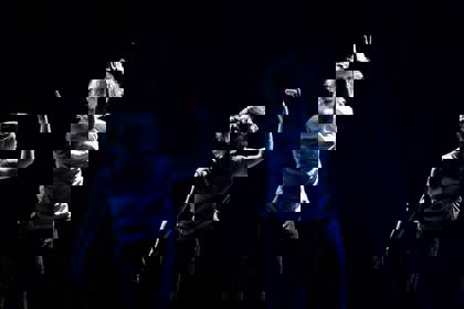 tanečníci při představení