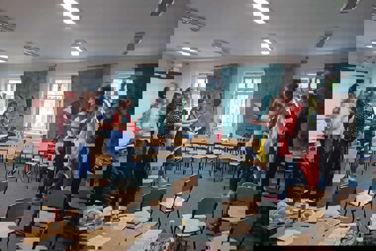 studenti na workshopu