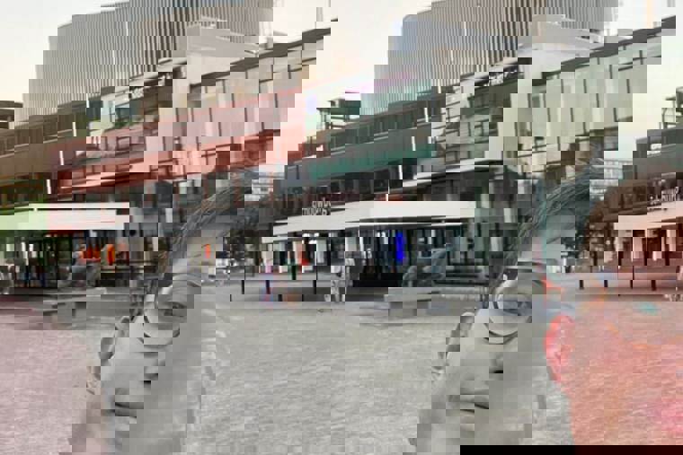 Tomáš Havlík před univerzitou